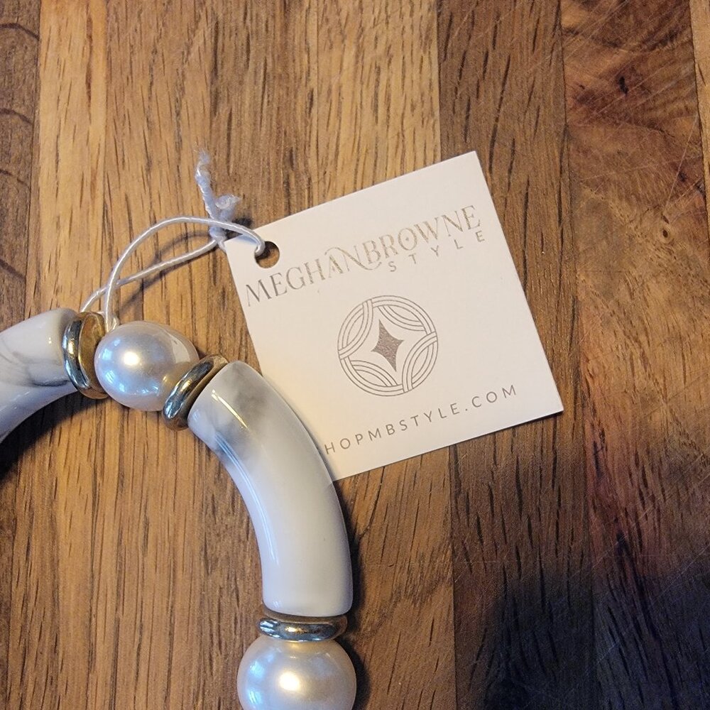 Meghan Browne Style Lotti White Chunky Resin Bead Stretch Bracelet - Picture 11 of 13